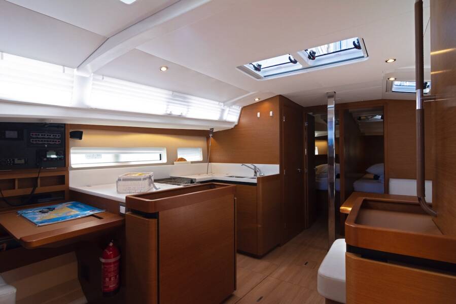 Sun Odyssey 440