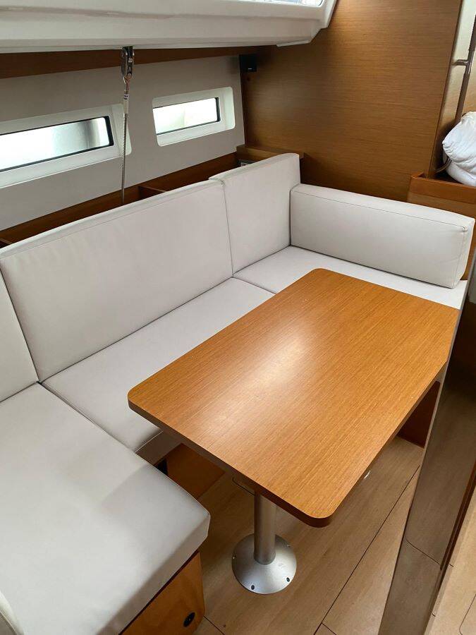 Sun Odyssey 440