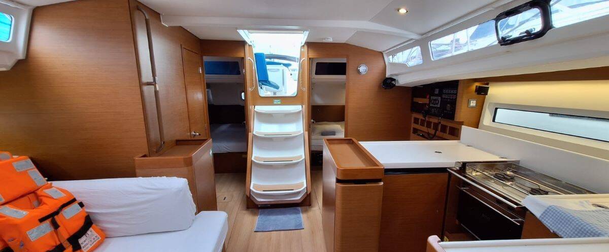 Sun Odyssey 440