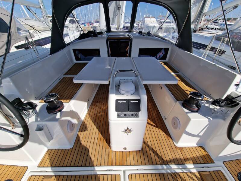 Sun Odyssey 440