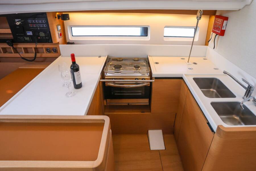 Sun Odyssey 440