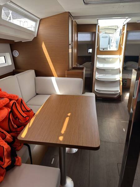 Sun Odyssey 440