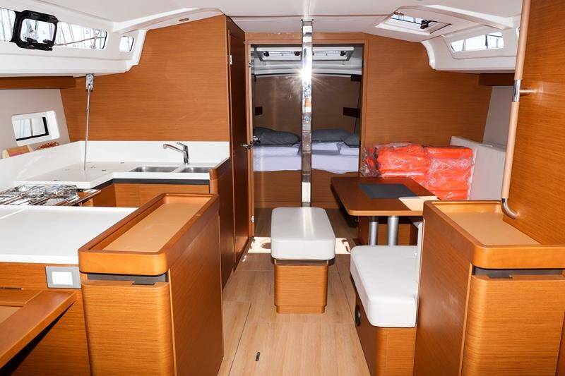 Sun Odyssey 440