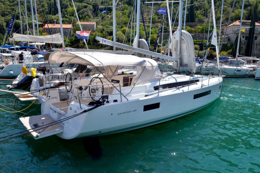 Sun Odyssey 440