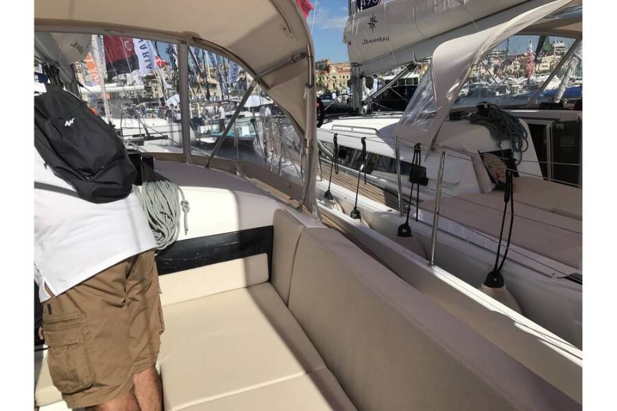 Sun Odyssey 440