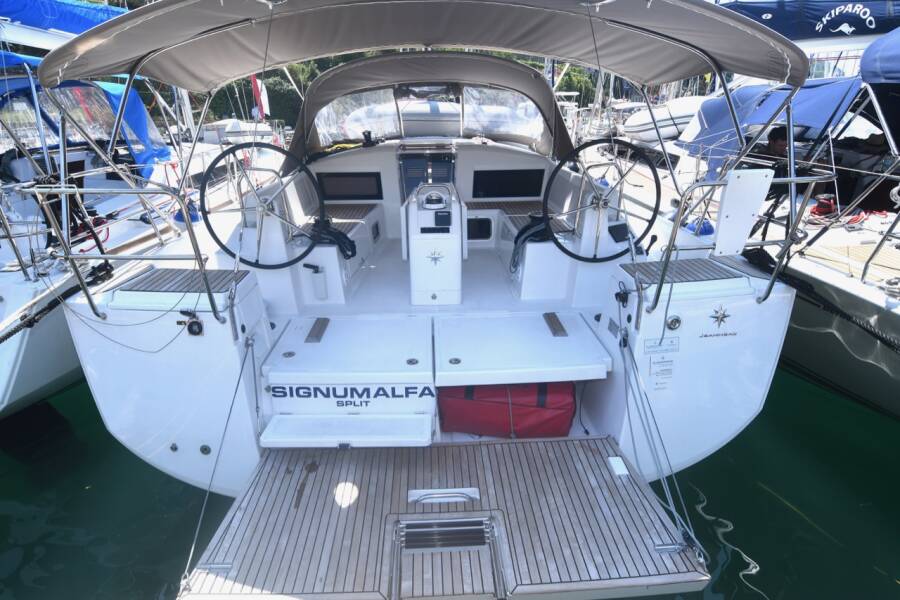 Sun Odyssey 440