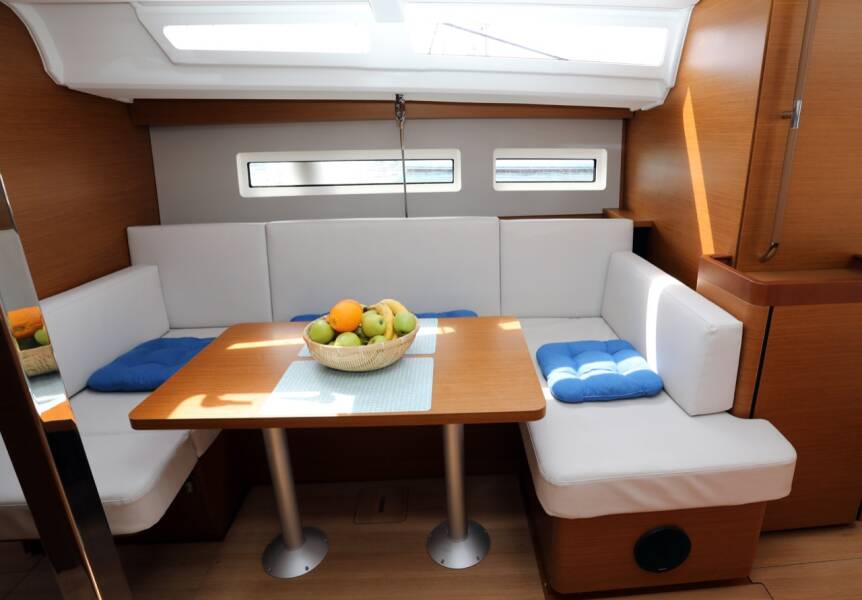 Sun Odyssey 440