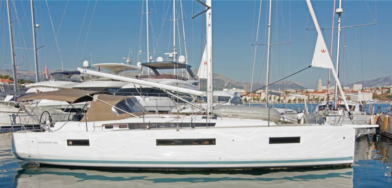 Sun Odyssey 440