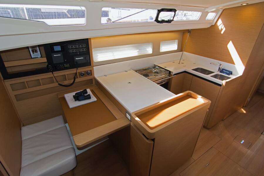 Sun Odyssey 440