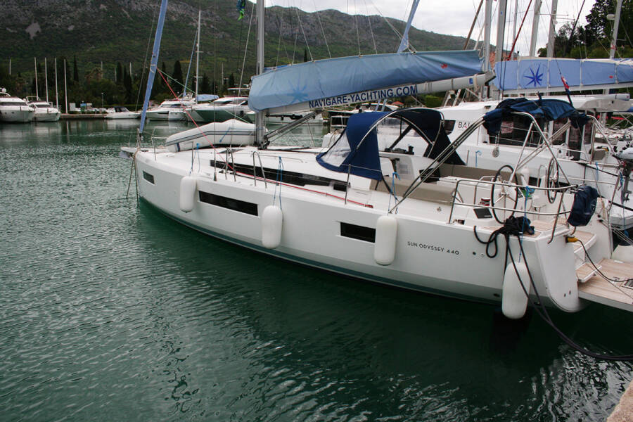 Sun Odyssey 440