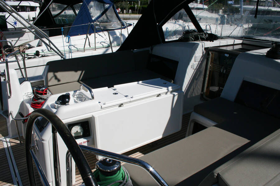 Sun Odyssey 440