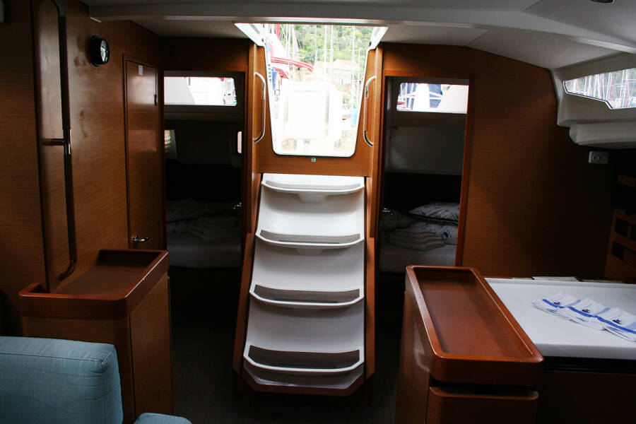 Sun Odyssey 440