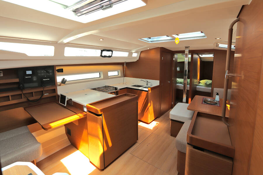 Sun Odyssey 440