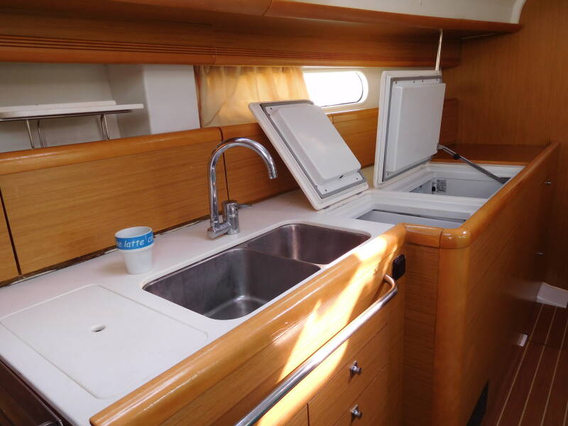 Sun Odyssey 44i