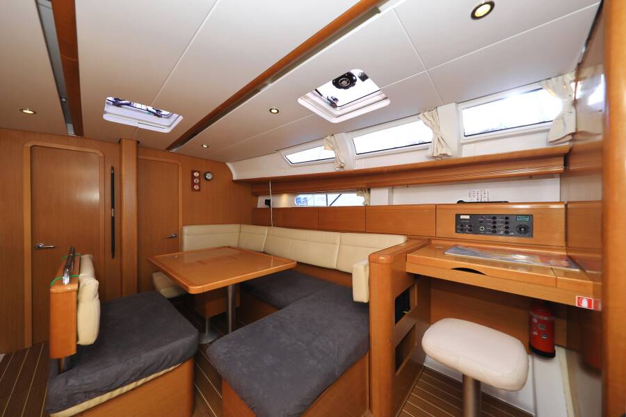 Sun Odyssey 44i