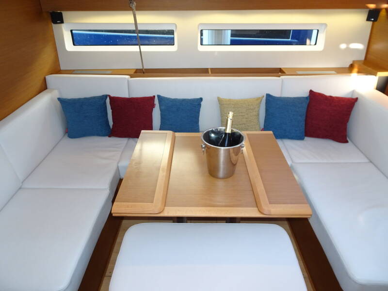 Sun Odyssey 490