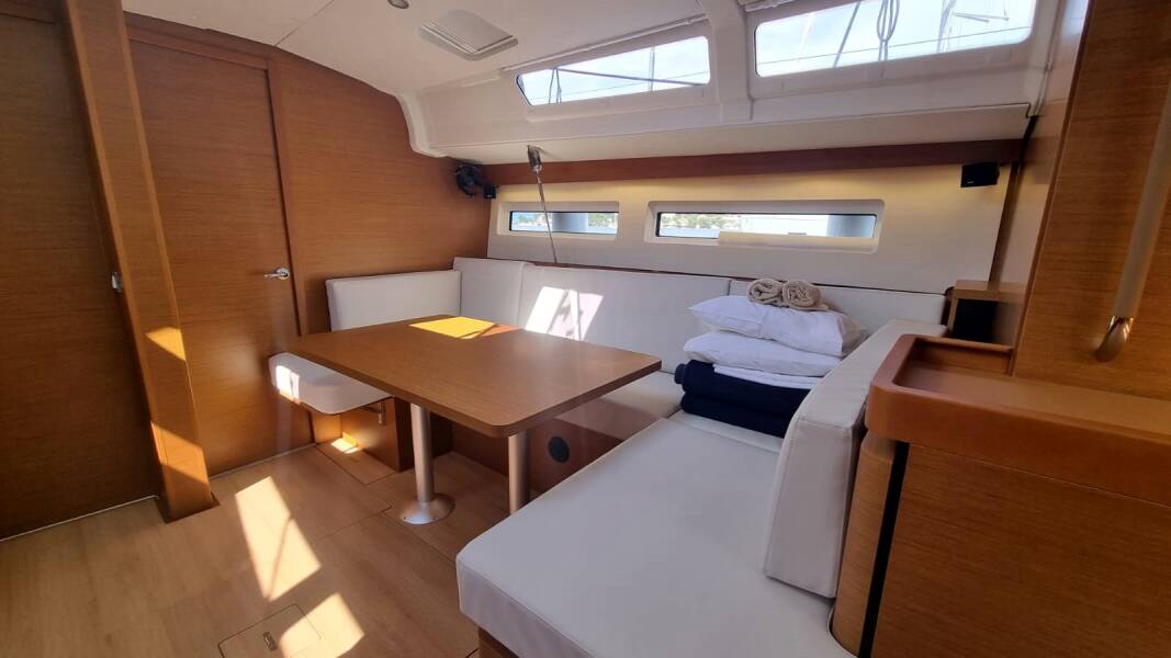 Sun Odyssey 490