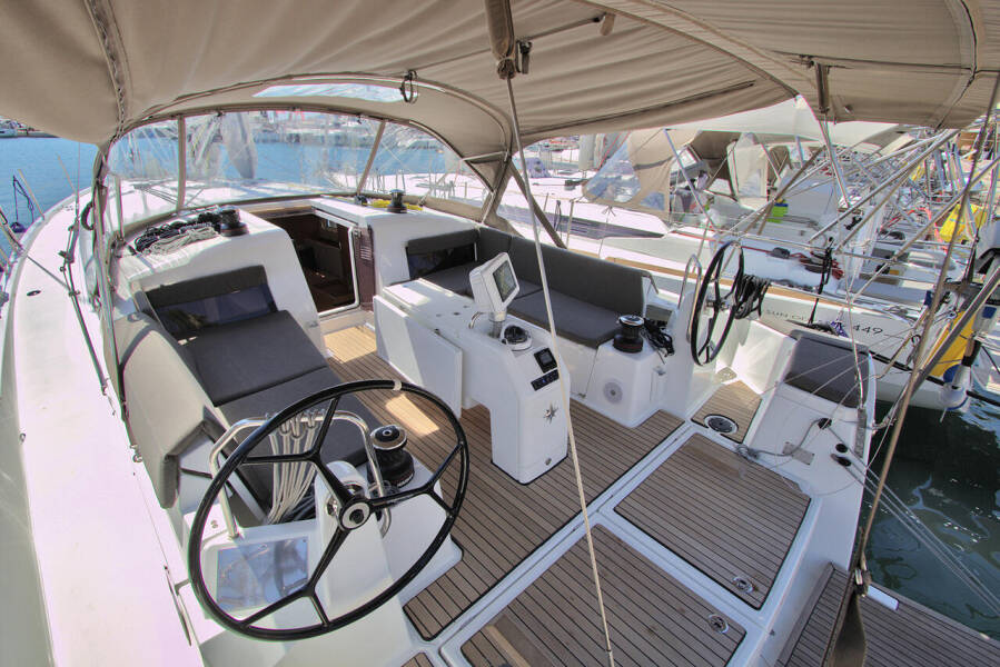 Sun Odyssey 490