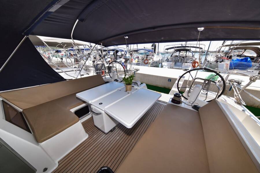 Sun Odyssey 490