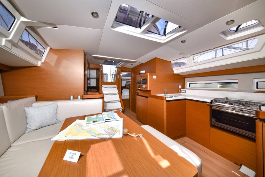 Sun Odyssey 490