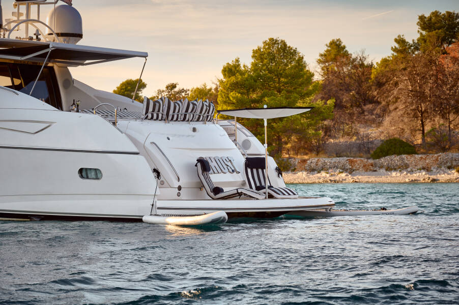 Sunseeker Predator 72